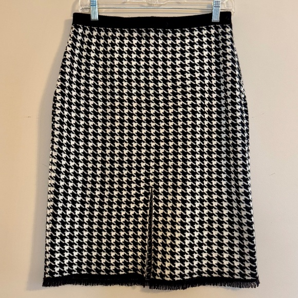 NWT Neiman Marcus Cashmere Houndstooth Black & White Skirt - Size Large - Picture 2 of 6